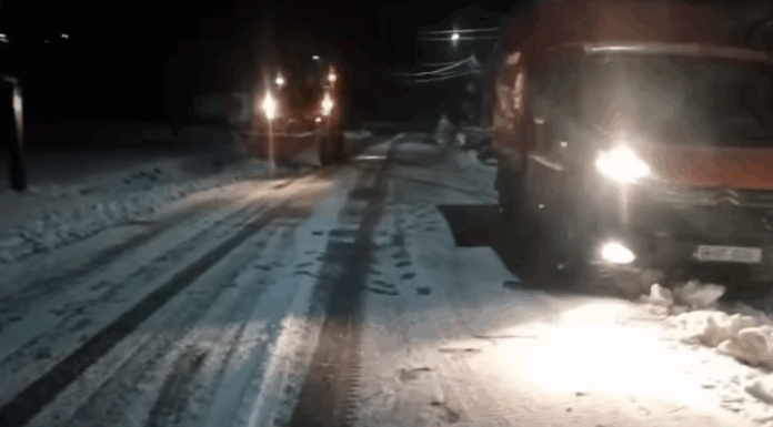 Ninsoare la Rânca. Intervin utilajele pe DN 67C