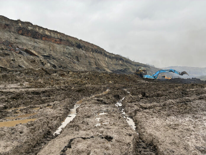 VIDEO: Încă o alunecare de teren într-o carieră a CE Oltenia! Termocentralele duduie