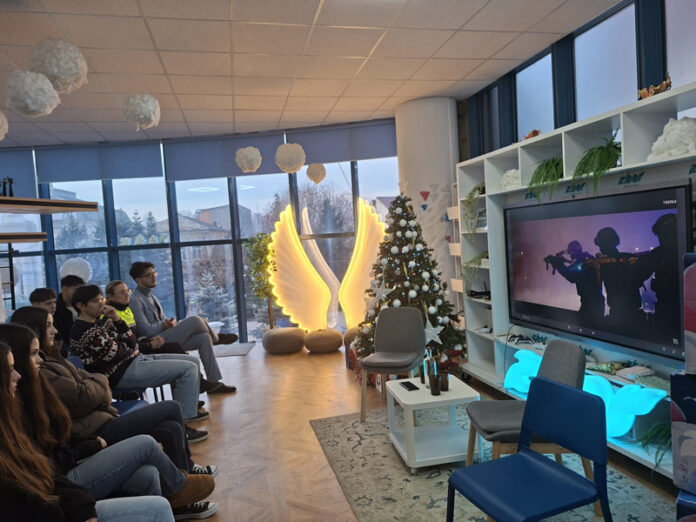 VIDEO: Campania „Pe aripile legii” continuă la Târgu-Jiu cu lecția ,,Spune drogurilor!”