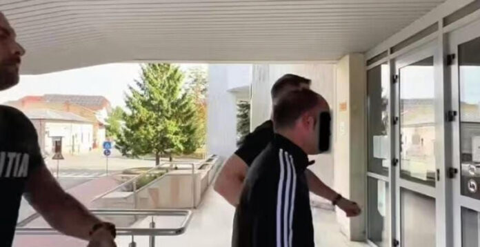 Decizia judecătorilor pentru bărbatul trimis în judecată după ce s-a dat drept polițist, judecător și avocat în Ungaria