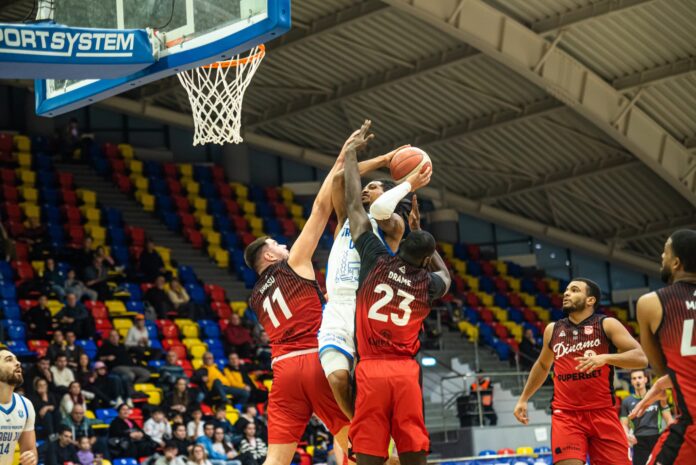 Nu dezarmați! CSM a arătat bine cu Dinamo, dar un singur punct a făcut diferența