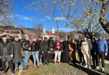 Deținuții de la Penitenciarul Târgu Jiu au dus daruri vârstnicilor de la Dobrița