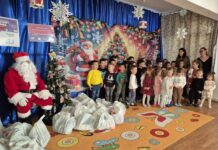 Tradițiile de Crăciun, aduse mai aproape de copii prin ateliere creative la o grădiniță din Târgu Jiu