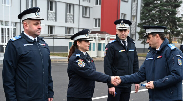 FOTO/VIDEO 14 jandarmi, avansați în grad de Ziua Naţională a României pentru merite deosebite