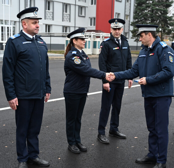 FOTO/VIDEO 14 jandarmi, avansați în grad de Ziua Naţională a României pentru merite deosebite