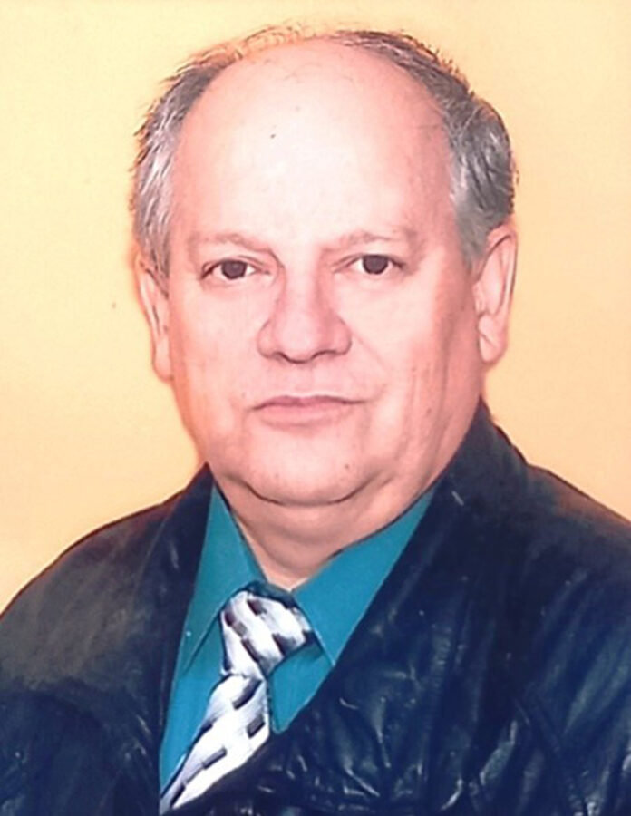 Dascăl de prestigiu al şcolii gorjene, profesorul Ion Elena se pensionează, după 48 de ani de muncă dedicaţi educaţiei