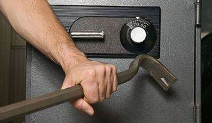 Jaful celor două seifuri cu 300.000 de lei de la Târgu Jiu. Condamnare definitivă