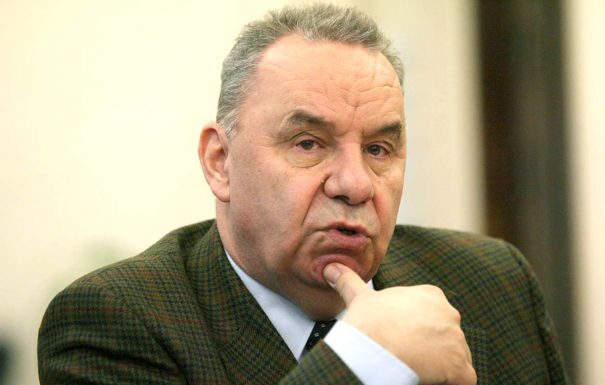 Accente critice la adresa învățământului actual