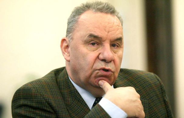 Accente critice la adresa învățământului actual