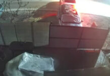 Verificări fulger, făcute de IPJ la Dănești, după ce o mașină de poliție a fost filmată în timp ce lovește un autoturism parcat și își continuă deplasarea