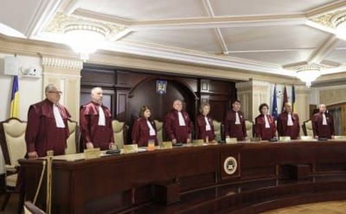 AU FĂCUT-O LATĂ… din nou! – Când e vorba de pensii speciale, CCR nu se mai grăbește