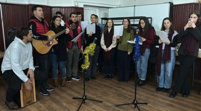 Sute de cadouri pentru copiii și adulții din centrele DGASPC Gorj