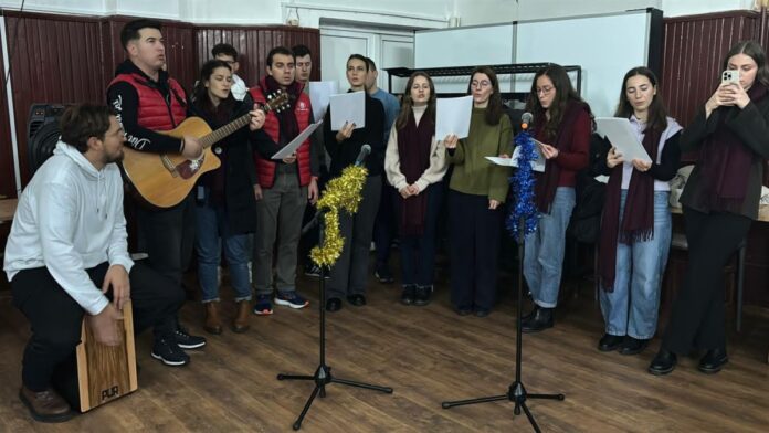 Sute de cadouri pentru copiii și adulții din centrele DGASPC Gorj