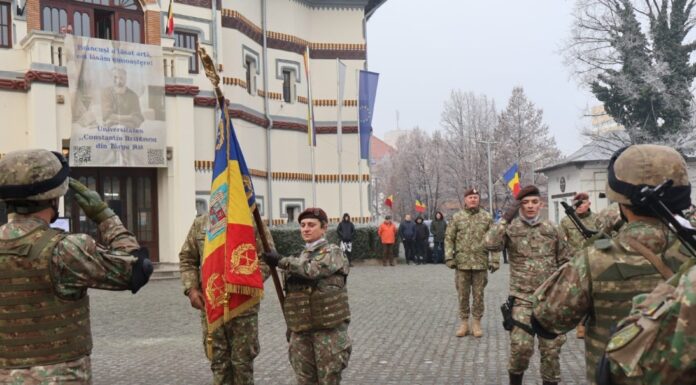 Târgu Jiu: Batalionul 24 Infanterie „Ecaterina Teodoroiu” primește Drapelul de Luptă