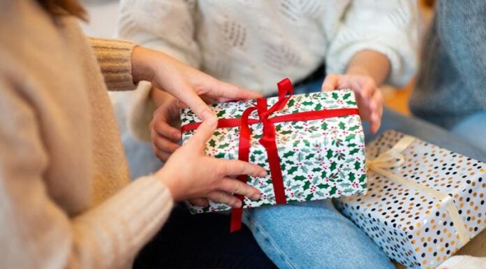Ce cadouri alegi pentru persoanele greu de mulțumit?