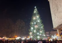Mii de târgujieni la aprinderea iluminatului festiv