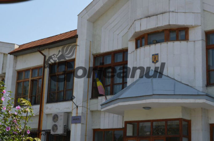 Decizii în justiția din Gorj: Un judecător se pensionează, altul își prelungește mandatul