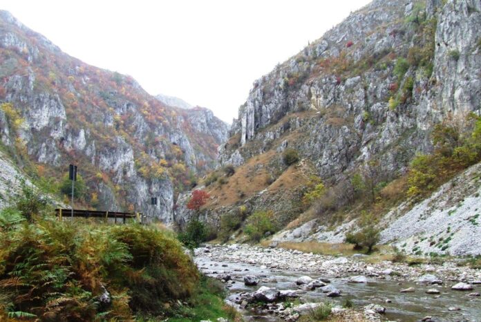 Nostalgii sezoniere – Pași prin lumea carstului gorjean