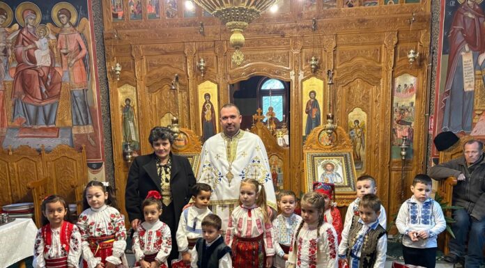 Elevii și preșcolarii gorjeni au vestit bucuria Nașterii Domnului în mai multe parohii și unități de învățământ din Arhiepiscopia Craiovei