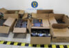 Percheziție la Târgu-Jiu: Polițiștii au descoperit 650 de kilograme de petarde și artificii deținute ilegal de un bărbat