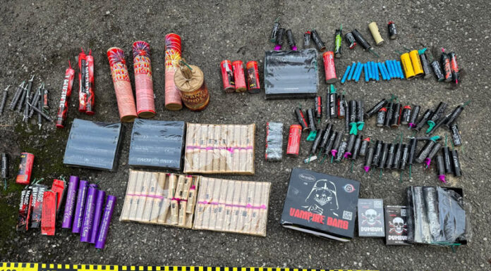 Dosar penal pentru un tânăr prins cu petarde