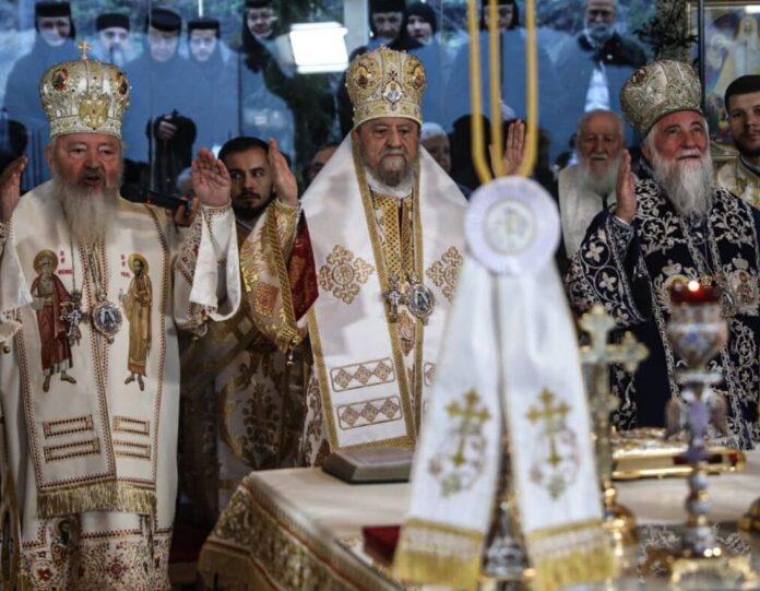 Proclamarea locală a canonizării Sfântului Cuvios Mărturisitor Arsenie de la Prislop (II) – ,,Când îţi aduci aminte de Dumnezeu, înmulţeşte rugăciunea, ca atunci când Îl vei uita, Dumnezeu să-şi aducă aminte de tine”! (Sfântul Arsenie de la Prislop)