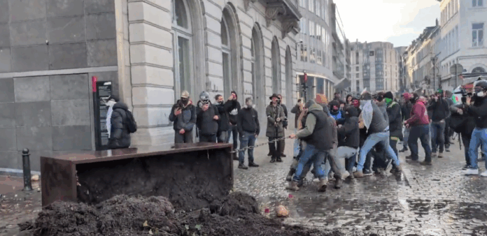 Sunt violențe la Bruxelles, conflicte între fermieri și politie!