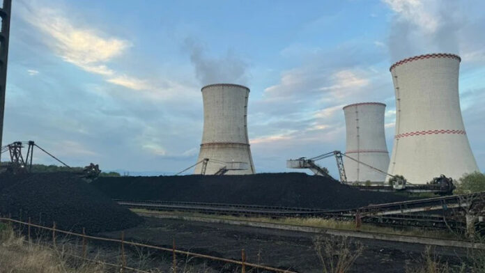 Dacă nu-și închide capacitățile de energie pe cărbune, CEO va fi amendat cu 5% din cifra de afaceri