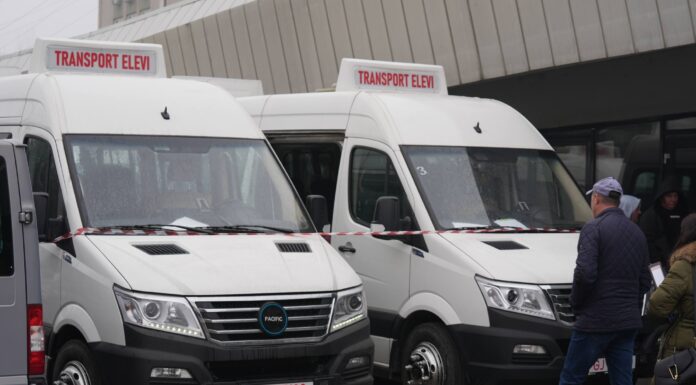 Transport școlar electric în cinci localități din Gorj