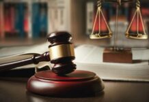 Cei doi bărbați care și-au bătut vecinul până când i-au rupt colonul, condamnați și obligați să plătească 120.000 de lei daune morale