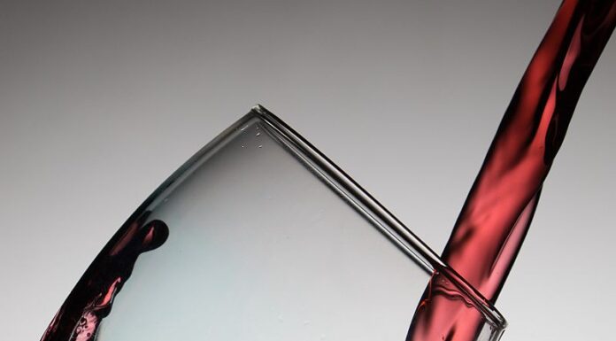 Cum alegi vinul care transformă masa de Sărbători într-o experiență memorabilă