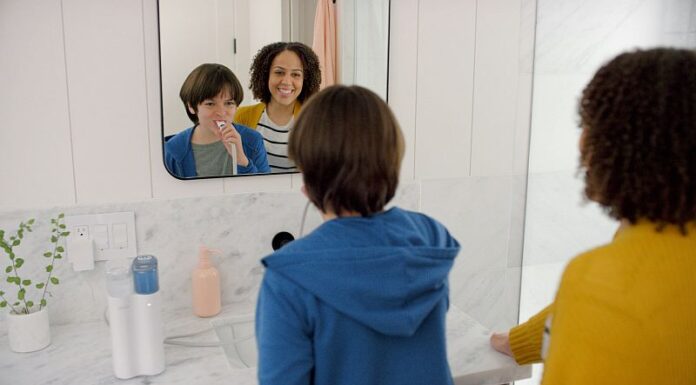 Zâmbetul începe acasă: rutina zilnică de îngrijire a dinților, pas cu pas