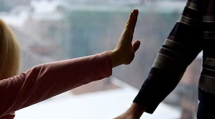 Amenințare între soți