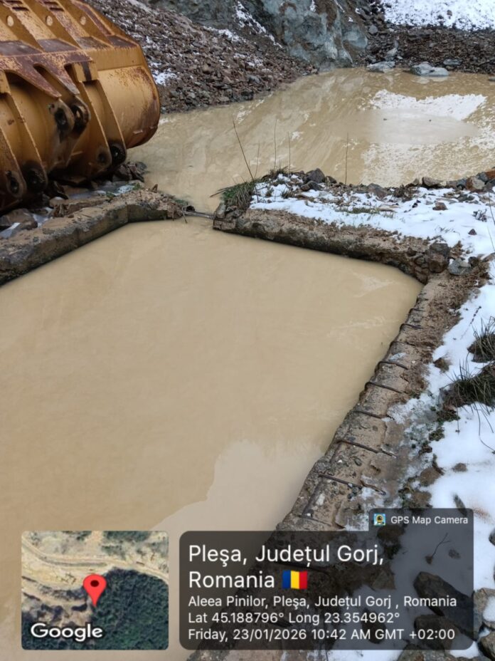 S-au reluat controalele inspectorilor de la Apele Române Jiu în Gorj. Balastieră din Bumbești Jiu, amendată cu 40.000 de lei