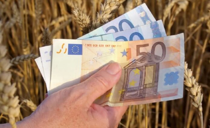 Peste 527 milioane euro, autorizate la plată pentru fermierii români