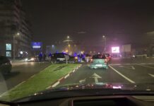 FOTO – Târgu Jiu: Accident în giratoriul de la Piața Mare