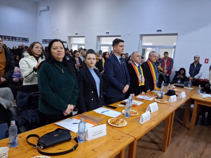 Festivalul Județean „Trăiască România dodoloață și unită!”, ajuns la a VI-a ediție, desfășurat la Scoarța, județul Gorj