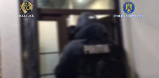 VIDEO: Doi bărbați, arestați pentru trafic de droguri de mare risc și proxenetism