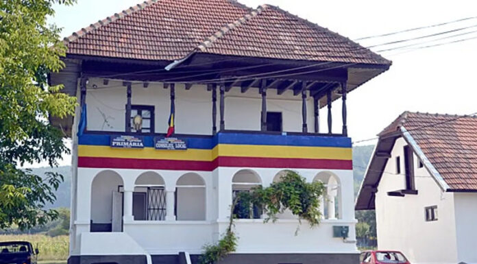 Situație tensionată la Plopșoru. Angajații de la Apă, fără salarii din cauza datoriilor