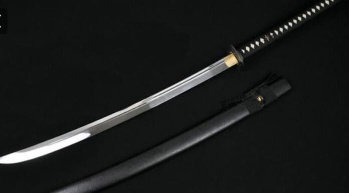 Reținut după ce a scos sabia, în timp ce se afla pe terasa unui local din Drăguțești