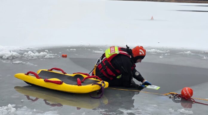 VIDEO: Salvamontiștii din Gorj, antrenamente subacvatice și la suprafață