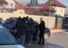 VIDEO: Bărbat reținut pentru șantaj, camătă, abuz de încredere și conducerea unui autoturism fără permis