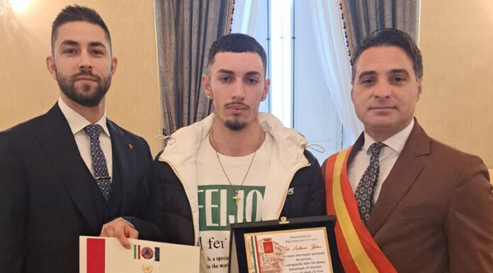 Tânăr din Gorj, erou în Italia. Antonio Boboc, premiat după ce a salvat un bătrân dintr-un incendiu