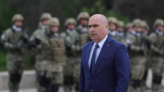 Guvernul Bolojan și sindromul coloniei economice: armele altora, munca noastră