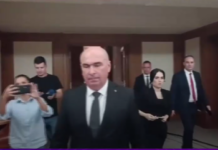 Bolojan a fost din nou huiduit. I se cere demisia