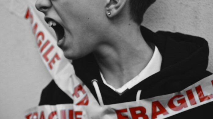 Copiii care ucid – când violența devine limbajul unei generații