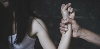 Femeie agresată de soțul întors din Italia, din cauza geloziei