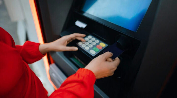 Poliția avertizează: ,,Atenție! Un click greșit îți poate goli contul”