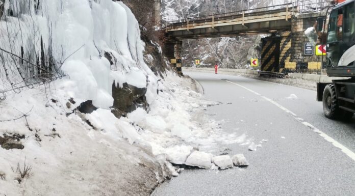 Gheață pe versanți. SDN Târgu Jiu intervine în Defileul Jiului