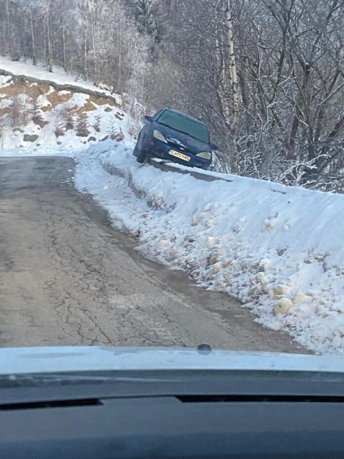 A ieșit în decor pe Transalpina. Pariuri amuzante